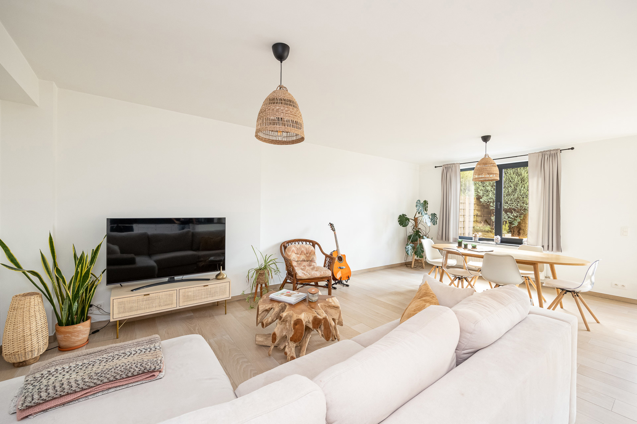 Luxueus gelijkvloers appartement met tuin en garage te huur in het centrum van Westmalle! - foto 3