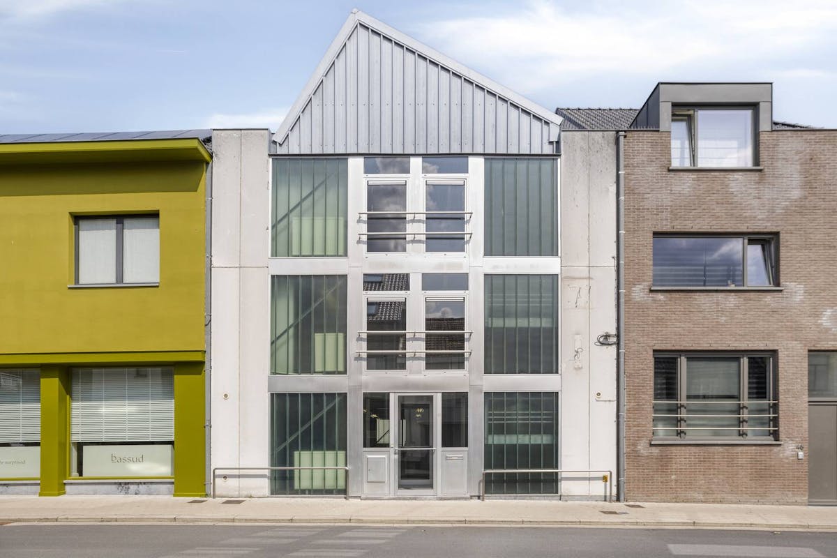 Instapklaar kantoor te koop van ca. 367m² in centrum Torhout - foto 2