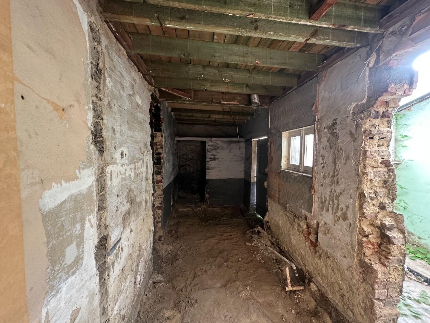 Woning met potentieel gelegen in rustige straat van Wetteren - foto 4