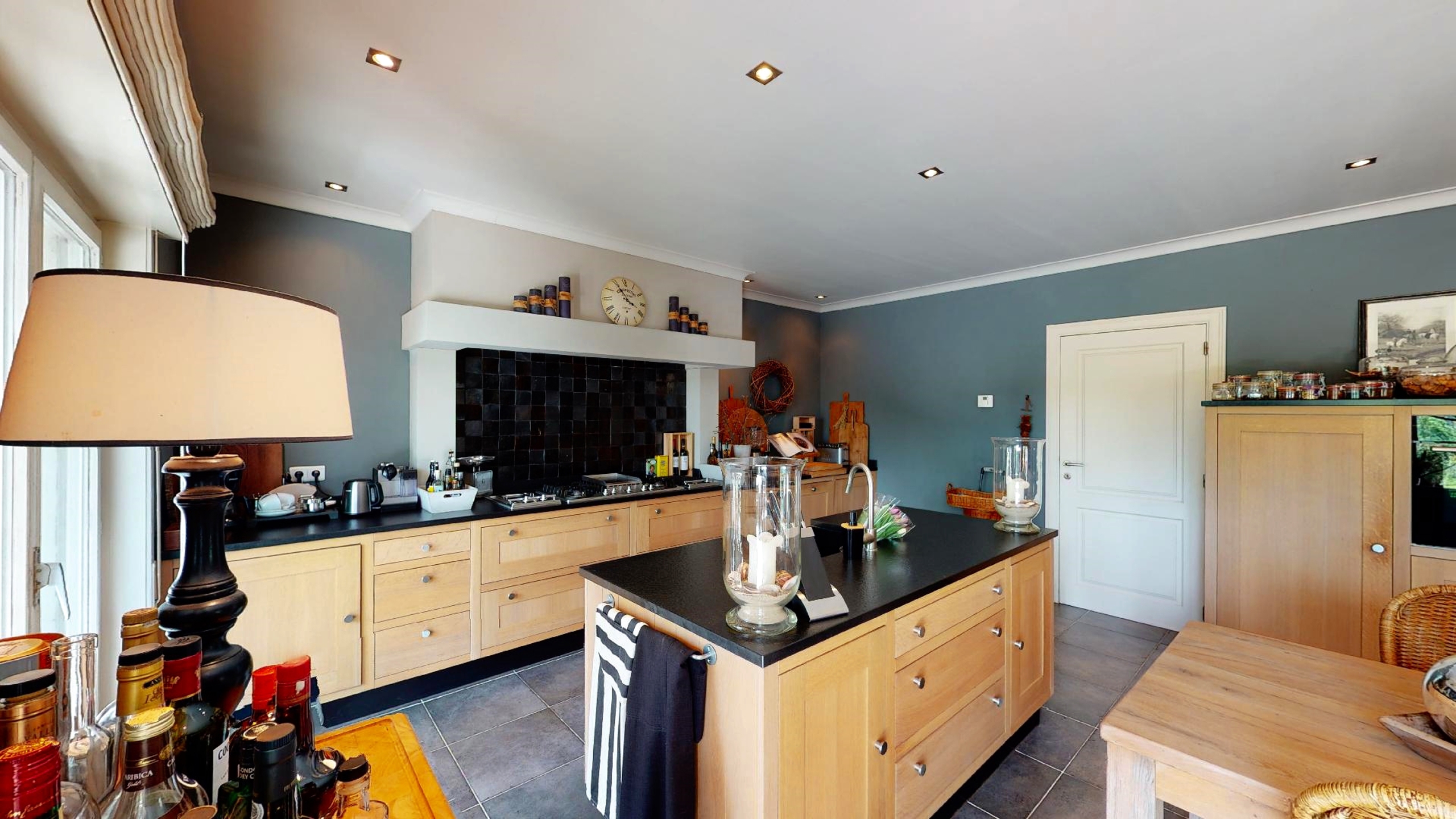 Woning met 3 slpks gelegen op een perceel van 1950 m² - foto 2