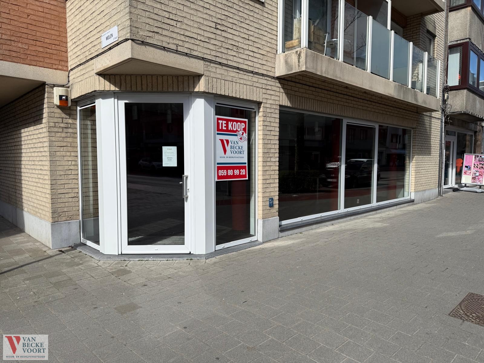 Handelsgelijkvloers 75m² - foto 2