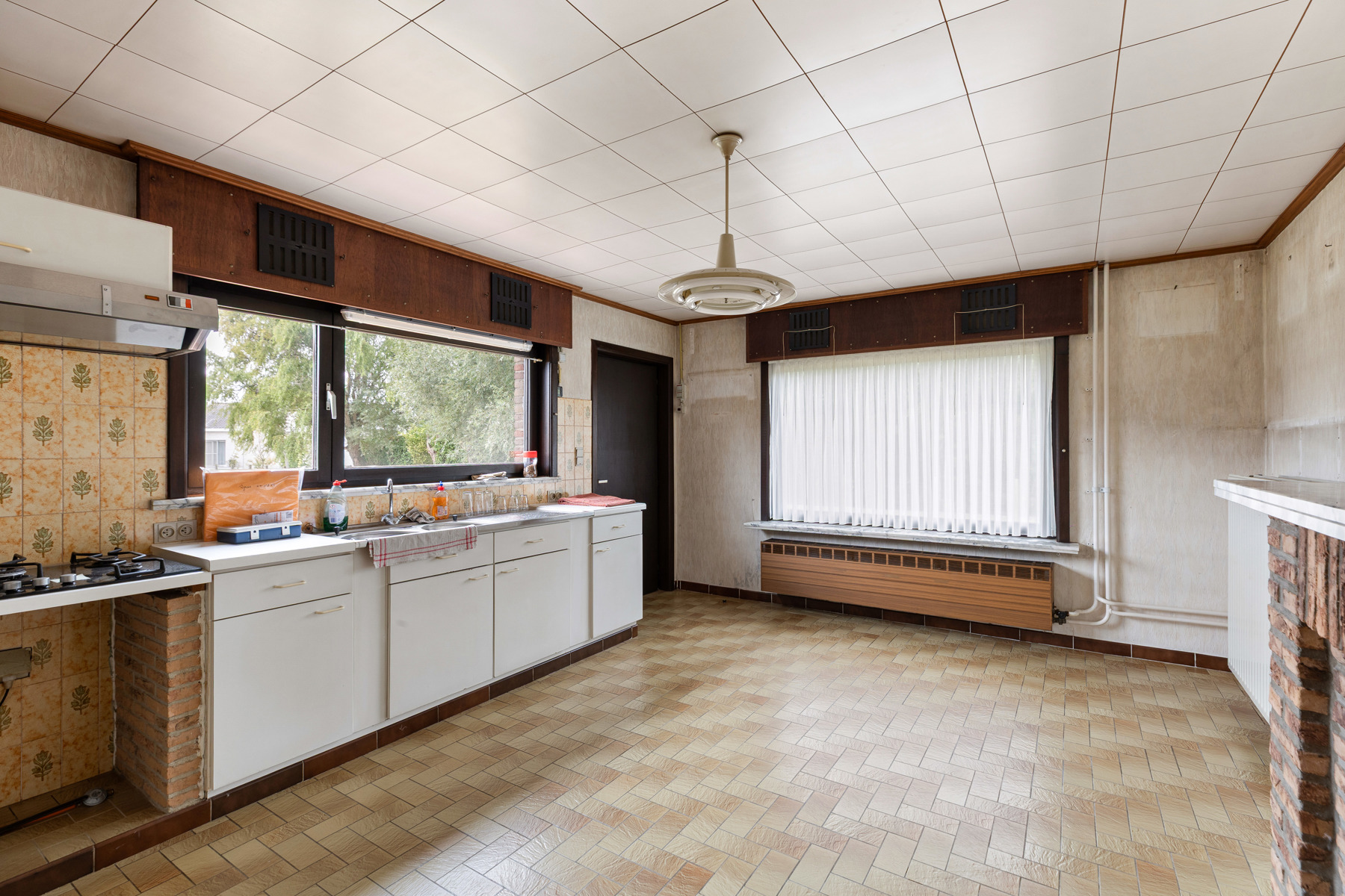 Te renoveren woning in een residentiële wijk in Lotenhulle - foto 4