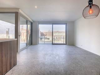 This new-build apartment for rent located in the village center of Wielsbeke, near the church, has 2 bedrooms. The apartment is easily accessible and located near a handful of shops such as: pharmacy, bakery, butcher, chip shop, hairdresser, school, nursery, ironing studio and renovated library. These are within walking distance.In addition to the mailboxes, parcel boxes in various sizes have also been integrated.LAYOUT:entrance hall - bedroom 1 - bedroom 2 - separate toilet - storage - bathroom - living room with open kitchen - terrace 1 parking spaceADVANTAGES:+ corner apartment+ located in a quiet village center+ several shops within walking distance+ high quality finish+ 1 pitch (€30/month)The quickest way to visit this property? Request your visit via the red button on our website (www.dewaele.com) and you will be contacted by our rental expert Nicolas. Appointments cannot be made by phone. For other questions, you can contact us by phone at 056 605 605.