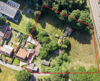 Een te renoveren hoeve te koop op bijna 6000m² nabij de oude vaart van aalter. Met vlotte verbinding naar Knokkeweg, centrum en E40. Naast de...