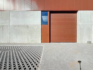 Magazijn van ca. 170 m² te huur in Izegem in het nieuwbouwproject Stuyf met private parkeerplaats. Het magazijn is gelegen in de nabij het centrum...
