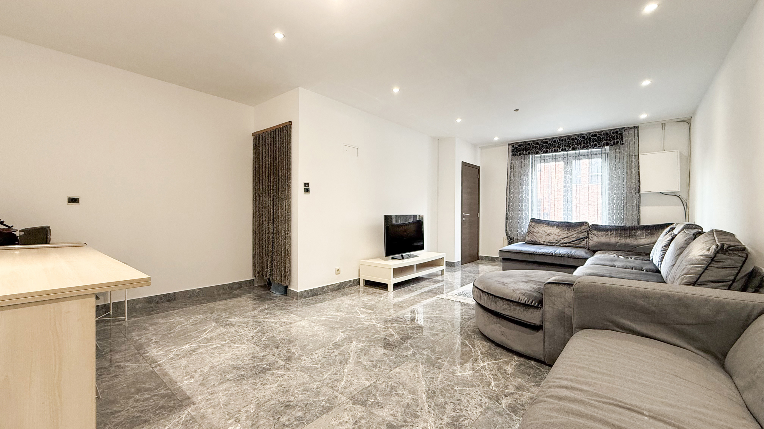 Deels vernieuwde woning van 170m² met 3slpks! - foto 4
