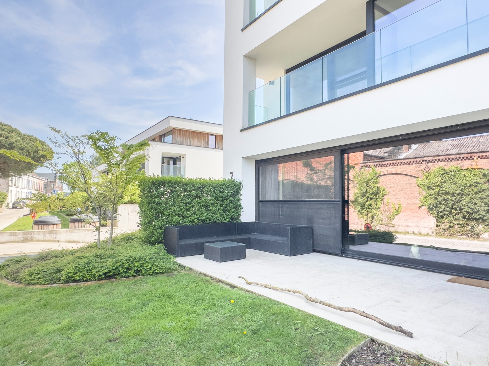 IN OPTIE! Modern éénslaapkamer appartement met berging en autostaanplaats te Wetteren! - photo 2