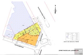 <strong>Projectgrond</strong><br /><br />- <strong>Scherpe vraagprijs!</strong><br />- Uitstekend gelegen nabij bedrijfs- en opleiding site <strong>Thorpark in Genk!</strong><br />- Uiterst geschikt voor nieuwbouwproject met appartementen en/of studio's, met eventueel bedrijfsruimtes op gelijkvloers.<br />- Grondoppervlakte 778,65m2<br />- <strong>Mogelijkheid wederverkoop wooneenheden aan 6% BTW voor rechthebbenden!</strong><br /><br /><strong>Algemeen:</strong> <br />Deze uitstekend gelegen projectgrond is volledig in woongebied gelegen en biedt enorm veel mogelijkheden! <br />Deze unieke projectgrond is (nog) bebouwd met een oud gebouw (thans 2 studio's en 4 garages) goed voor afbraak, en biedt dus de opportuniteit om nieuwe wooneenheden te verkopen aan verlaagd tarief van 6% BTW voor rechthebbenden!<br /><br /><strong>Ligging:</strong><br />- Projectgrond is gelegen op een steenworp van Thorpark in Genk op de hoek van Hermesdijkstraat-Geraertsstraat en André Dumontlaan (Oud Waterschei) <br />- De E-314 ligt op een afstand van slechts 1,5 km! <br /><br /><strong>TROEVEN:</strong> <br />- uitstekende ligging nabij Thorpark, bedrijven, winkels en grote verbindingswegen!<br />- uiterst scherpe vraagprijs gelet op potentieël bouwvolume!<br />- mogelijkheid verkoop wooneenheden aan lager tarief van 6% BTW na afbraak bestaand gebouw<br />- een ideale belegging op toekomstige termijn met het oog op een globale ontwikkeling met de 2 aanpalende grondpercelen met nog véél groter en rendabeler bouwpotentiëel!<br />***VOOR SNELLE BESLISSERS!***