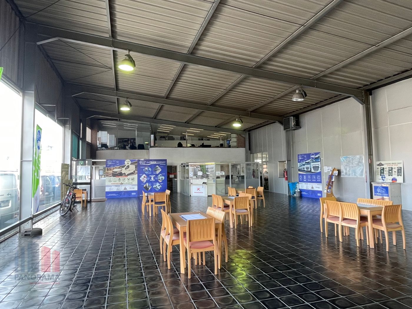 HANDELSRUIMTE VAN 785 M² MET ZICHTLOCATIE - foto 5