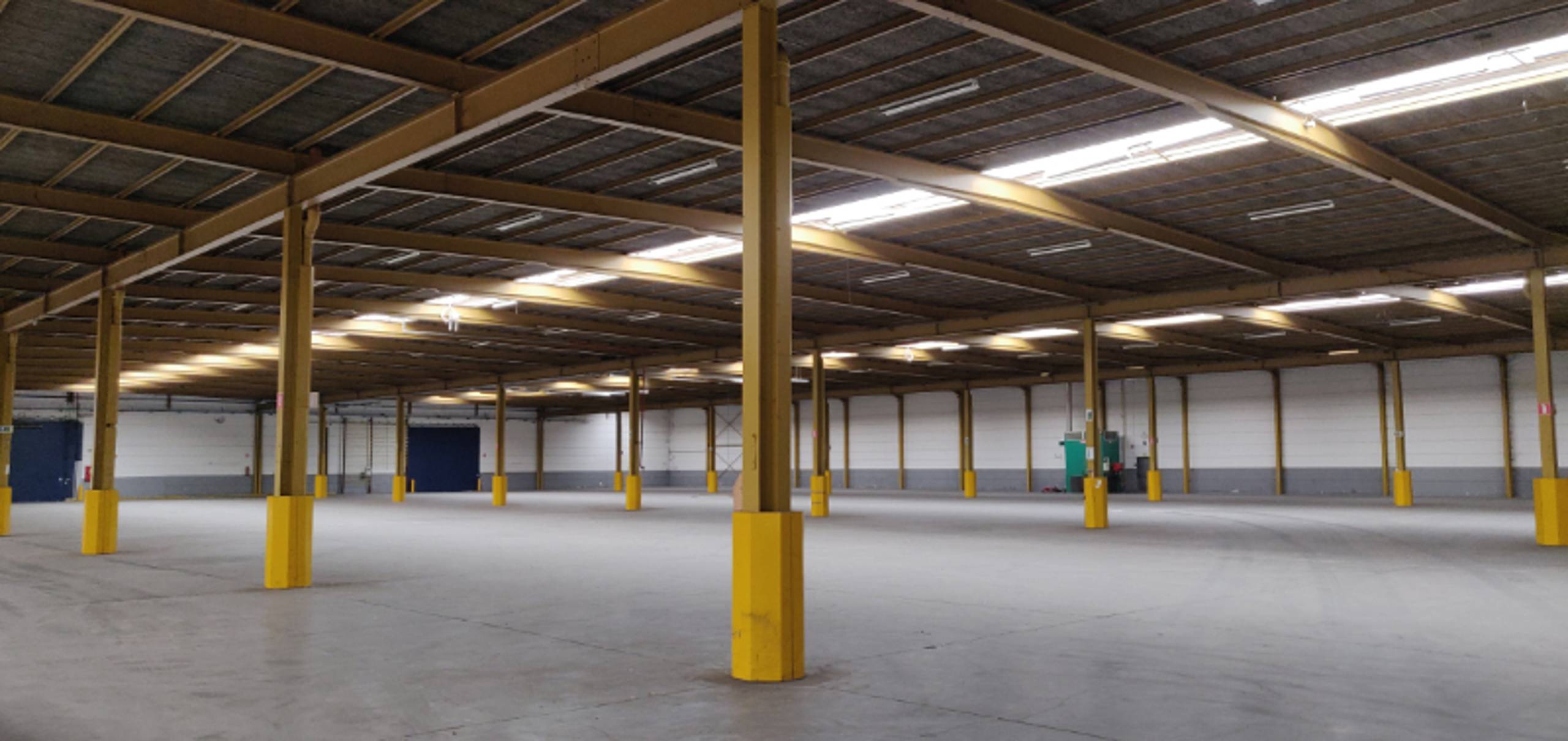 Commercial à louer à Saint-Nicolas - photo 3