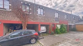 JETTE, in de residentiële en commerciële wijk Place du Miroir, bieden wij u een lot van 7 garages te koop aan, ideaal voor een rendabele...