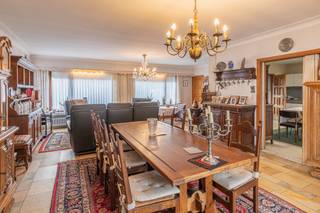 Deze ruime halfopen bebouwing is gelegen op een toplocatie in Mechelen en biedt een uitzonderlijke opportuniteit voor wie op zoek is naar een...