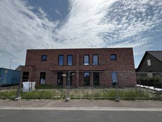 APPARTEMENT 5 IN WOONPROJECT MULHEM TE LANKLAAR.KENMERKEN APPARTEMENT 5- Gelegen op verdieping 1.- 2 Slaapkamers.- Oppervlakte: 104,98m².- Totale...