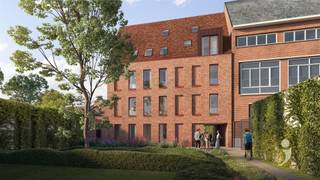<p><span>Studentenkamer te huur HUB 02 Leuven</span></p><p><span>Op een toplocatie in Leuven, aan het Sint-Jacobsplein en vlak bij Gasthuisberg, de Kruidtuin en het centrum, vind je het moderne studentenproject HUB 02. Achter de karaktervolle gevel van een voormalig koetshuis schuilt een hedendaags en rustig gelegen complex met een aangename private binnentuin.</span></p><p><span>De studentenkamers zijn volledig instapklaar en kwalitatief afgewerkt. Elke kamer wordt geschilderd en uitgerust met hoogwaardig vast meubilair, gordijnen en verlichting, en beschikt bovendien over een eigen badkamer met douche, toilet en wastafel. Naast de privatieve ruimte kunnen studenten gebruikmaken van gemeenschappelijke, volledig ingerichte keukens en een afgesloten fietsenstalling.</span></p><p><span>HUB 02 zet sterk in op duurzaam en energiezuinig wonen dankzij een geothermische warmtepomp, vloerverwarming en zonnepanelen. Dit zorgt niet alleen voor een aangenaam wooncomfort, maar ook voor een toekomstgerichte en efficiënte energievoorziening.</span></p><p><span>De centrale ligging tussen verschillende campussen, zoals Gasthuisberg, Arenberg en het stadscentrum, maakt dit de ideale uitvalsbasis voor elke student.</span></p><p><span>Interesse? Neem contact met ons!</span></p>