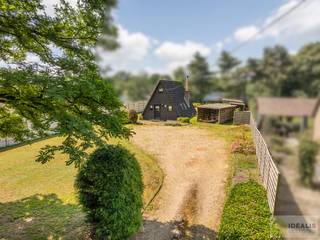 IDEALIS VASTGOED – Residentieel gelegen bouwgrond met zicht op groen van maar liefst 12a (1200m²) met een straatbreedte van +- 20m. Momenteel...