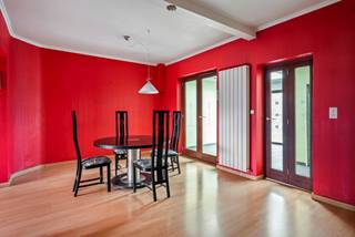 Deze charmante woning uit 1950 bevindt zich in een rustige en gunstige buurt in Hasselt, tegenover de woning ligt er zelfs een mooi parkje. Met...