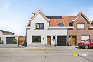 BEZOEKDAG ZATERDAG 12/07. Kom deze woning bezoeken op de bezoekdag mits het maken van een afspraak. Bieden kan vanaf 360.000 euro.Wie op zoek is naar...