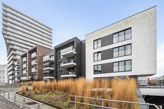Dit nieuwe appartement bevindt zich in de prestigieuze O'Sea residentie in Mariakerke, een gebouw dat bekend staat om zijn moderne architectuur,...
