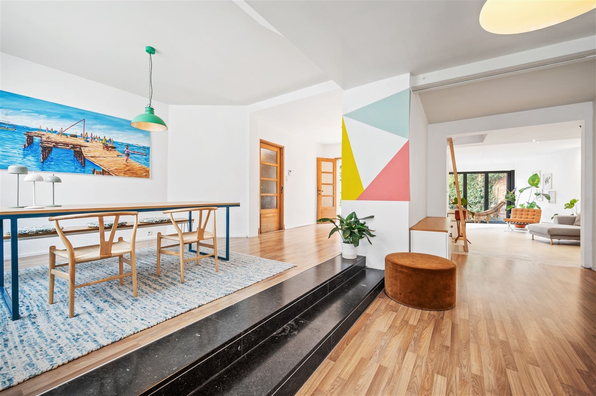 Ruime woning met 2 kamers, tuin, garage en staanplaatsen - foto 4