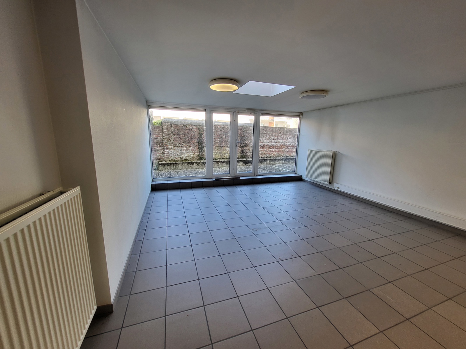 Centraal gelegen handelsruimtes te huur in Zeebrugge - foto 5