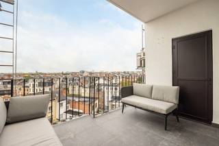 Als eerste bewoner na een totaalrenovatie trek je dit prachtige appartement in zonder zorgen. Met z’n 90 m² bewoonbare oppervlakte, 2 kamers,...