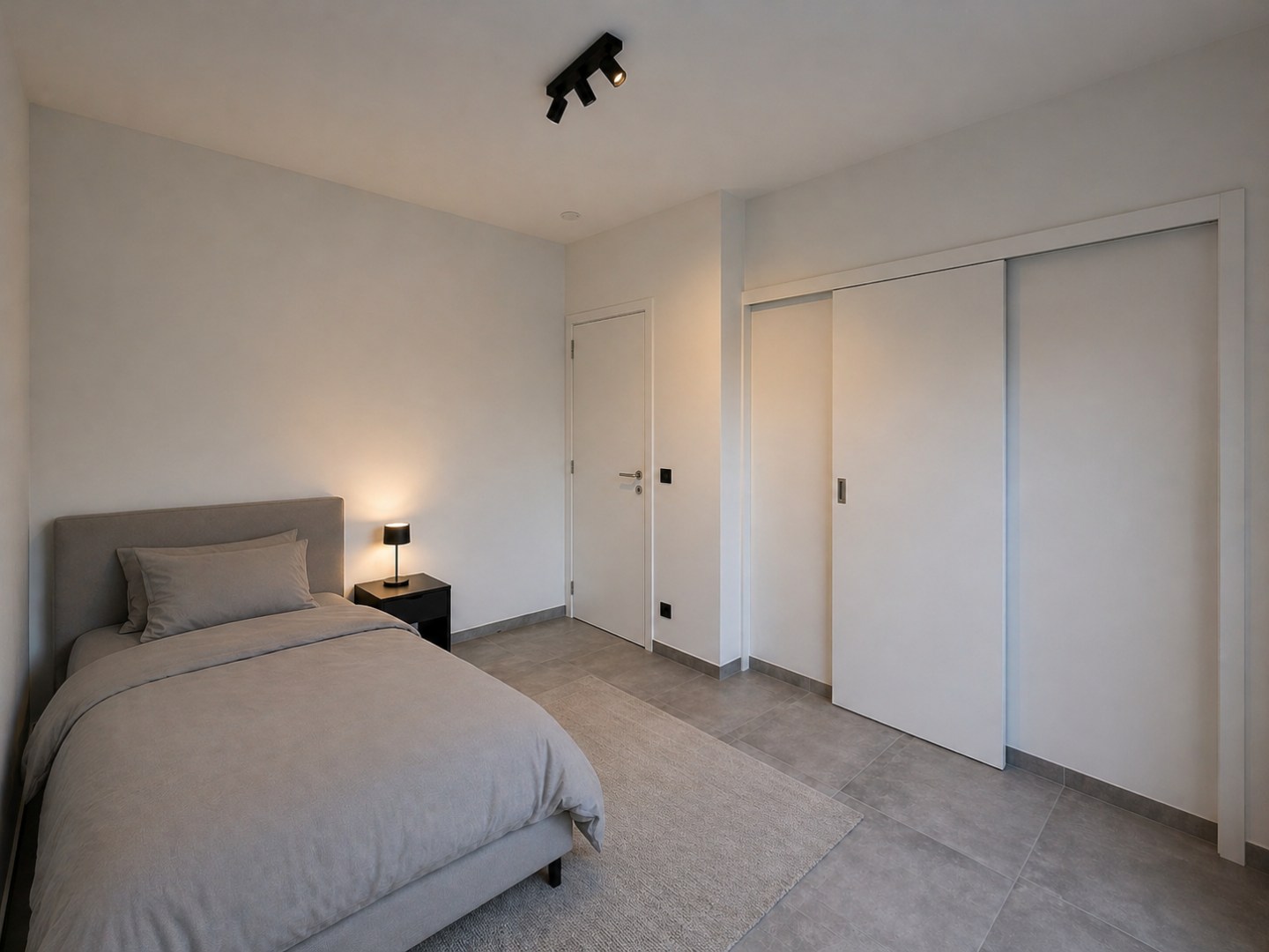 INSTAPKLAAR NIEUWBOUW GELIJKVLOERSAPPARTEMENT IN HARTJE RUISELEDE - foto 5