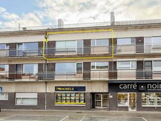 LICHTRIJK APPARTEMENT met 2 terrassen en garage (optioneel) op CENTRALE LIGGING IN AVELGEM. Dit VERZORGDE EIGENDOM bevindt zich op een...