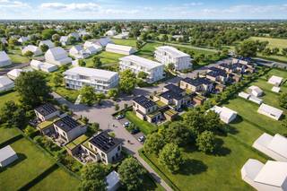 <strong>Welkom op NIEUWBOUWZONDAG op 26 april van 14 uur tot 16 uur!</strong><br /><br />Dit nieuwe woonproject met<strong> 13 gezinswoningen</strong> bevindt zich op een fijne en rustige ligging in de <strong>Heggenstraat in Peer</strong>, vlakbij het centrum. Alle voorzieningen zoals scholen, winkels, horeca, sport en cultuur zijn eenvoudig te voet of met de fiets bereikbaar. Het project wordt omringd door een groene en aangename omgeving die een natuurlijke buffer vormt tussen wonen en het stadsleven. De doordachte inplanting creëert een autoluwe woonomgeving, waar veiligheid, leefbaarheid en rust centraal staan.<br /><br /><strong><span>Woning 04 met 4 slaapkamers:</span></strong><br />-Oppervlakte woning 155,38m²<br />-Leefruimte met veel lichtinval en open keuken<br />-Berging aan de keuken <br />-Apart toilet gelijkvloers<br />-1 gelijkvloerse slaapkamer (of bureau) met aansluitende badkamer<br />-3 slaapkamers en 1 badkamer met toilet op verdieping<br />-Vloerverwarming en zonnepanelen<br />-Gezellige tuin met ruim terras<br />-Ruime tuinberging<br /><br />Elke woning beschikt over een functionele indeling, grote raampartijen, optimale lichtinval en een hoogwaardige afwerking. Duurzame materialen en energiezuinige technieken zorgen voor een zeer lage energiekost en een woning die klaar is voor de toekomst. <span>Alle woningen worden volledig afgewerkt naar eigen smaak volgens lastenboek en dit met de professionele hulp van de kopersbegeleiding.<br /></span><br />Contacteer ons voor meer informatie of een afspraak op 011 39 90 50 . Wij ontzorgen je ook voor de verkoop van je huidige woning!<br /><br /><em>Getoonde renders en plannen zijn indicatief.</em>