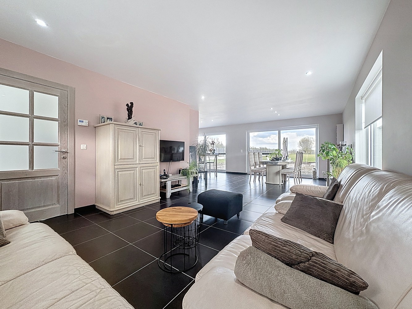 Vrijstaande energiezuinige eengezinswoning met 4 slaapkamers en royale tuin - foto 2