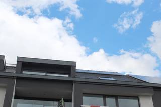 Centraal gelegen nieuwbouwappartement (82m²) op de 3de verdieping. Bestaande uit een inkomhal met vestiairemogelijkheid, gastentoilet,...