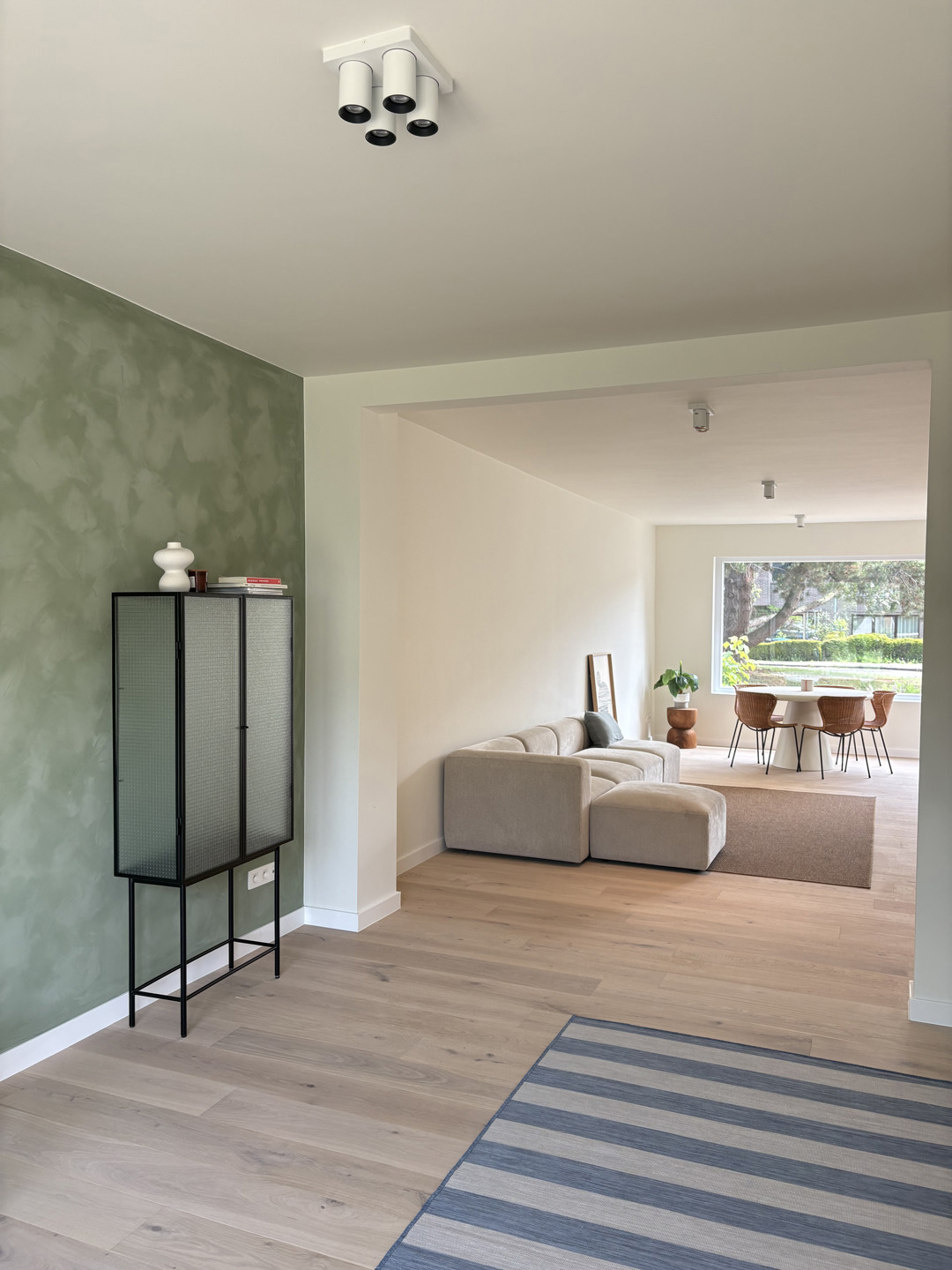 Gerenoveerd huis met 5 slaapkamers, 2 badkamers en tuin  - foto 5