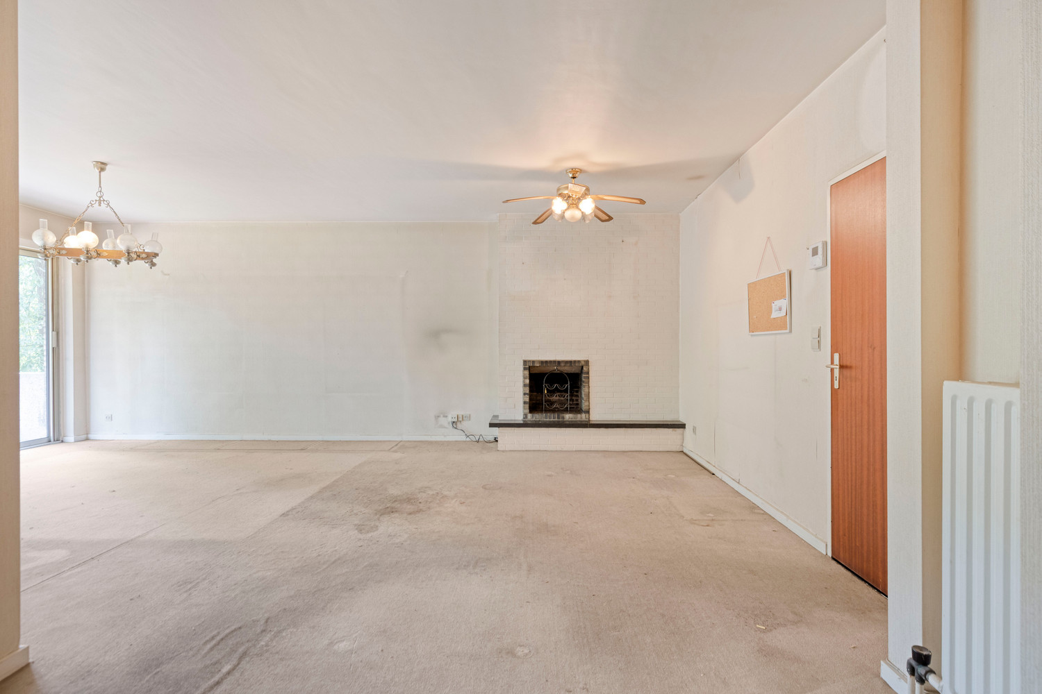 Te renoveren appartement (100m²) op 1ste verdieping met een uitstekende ligging aan de Hoogboomsteenweg in Kapellen! - foto 3
