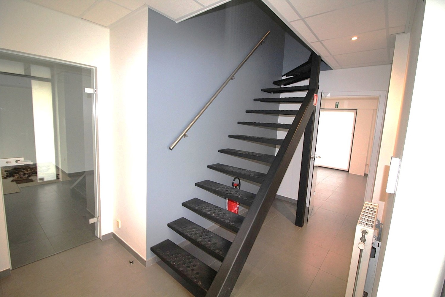 TE HUUR te huur Maldegem-Kleit | 150m² moderne en compleet uitgeruste kantoor- of praktijkruimte. - foto 4