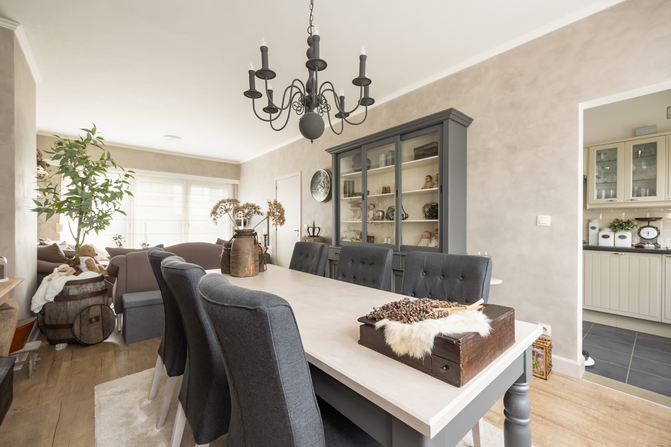 Instapklare woning met tuin 3/4 slaapkamers te Nachtegalenhof Hoboken - foto 1