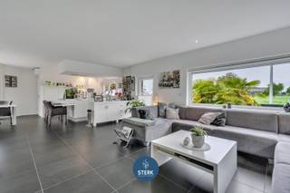 GELIJKVLOERSE WONING MET EPC LABEL A OP EEN RUSTIGE LOCATIE NABIJ MAASTRICHT ! <br /><br />We vinden deze open woning met een bewoonbare oppervlakte van 232 m² terug op een perceel van 4a 21ca in Veldwezelt-Lanaken. <br /><br />Voor meer informatie, neem zeker een kijkje op onze website via de volgende link:<br />https://www.sterkvastgoedmakelaars.be/detail/te-koop-woning-lanaken/7624141?dosearch=True&flowstatus=ForSale,ForSaleReserved,ForSaleWithBid,ToCompleteForSale,SoldUnderReserve,Sold&pageindex=1&pagesize=12&searchpage=ForSale&sortdirection=DESC&sortfield=pub_flowstatus&transactiontype=Sale
