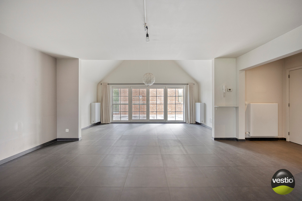 RUSTIG GELEGEN RUIME DUPLEX VAN 178M² NABIJ CENTRUM MUNSTERBILZEN. - foto 2