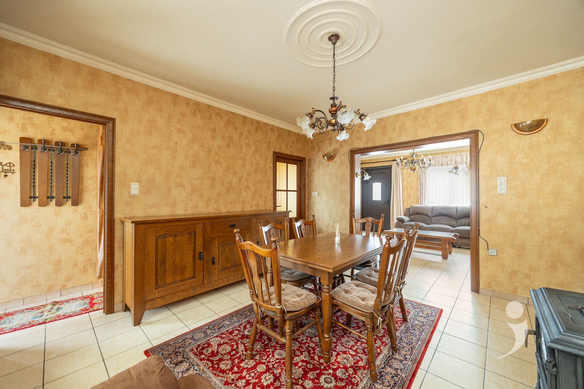Te renoveren woning met vier slaapkamers!  - foto 4