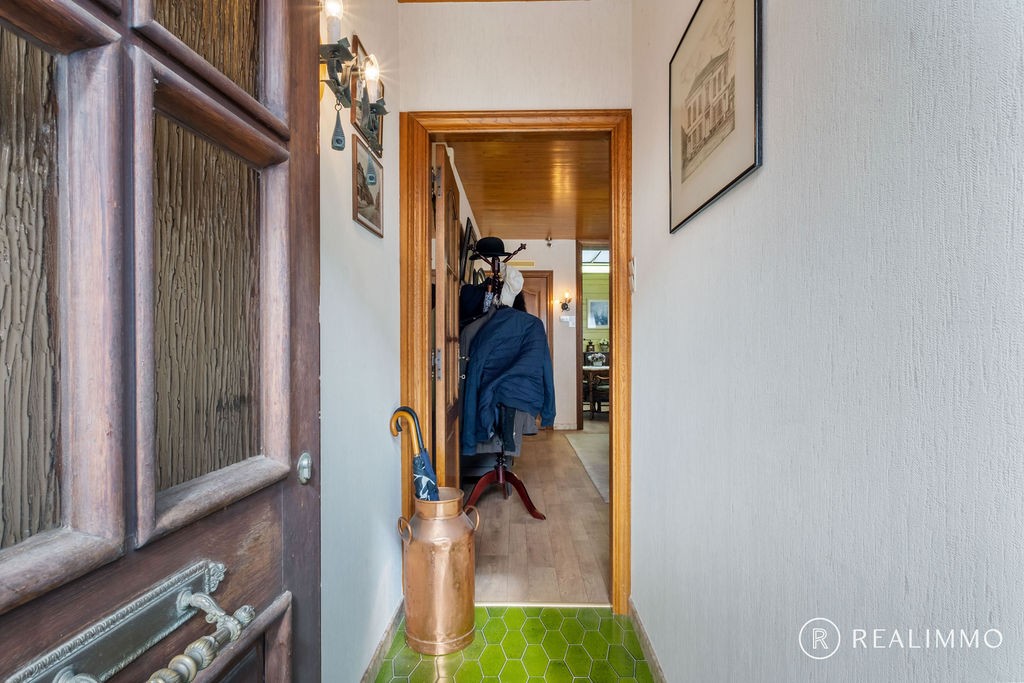 Te renoveren gezinswoning met uitweg en garage in Avelgem - foto 4