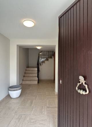 Gelegen in één van de meest gegeerde lanen van Tervuren, biedt deze luxueuze villa aan de Rotselaerlaan 58 een uitzonderlijke woonkwaliteit op...