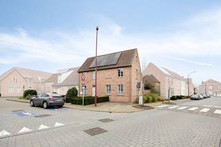 Op zoek naar een instapklare, recente woning met uitgebreide flexibiliteit op een gunstige locatie? Deze halfopen bebouwing in Astene is dé...