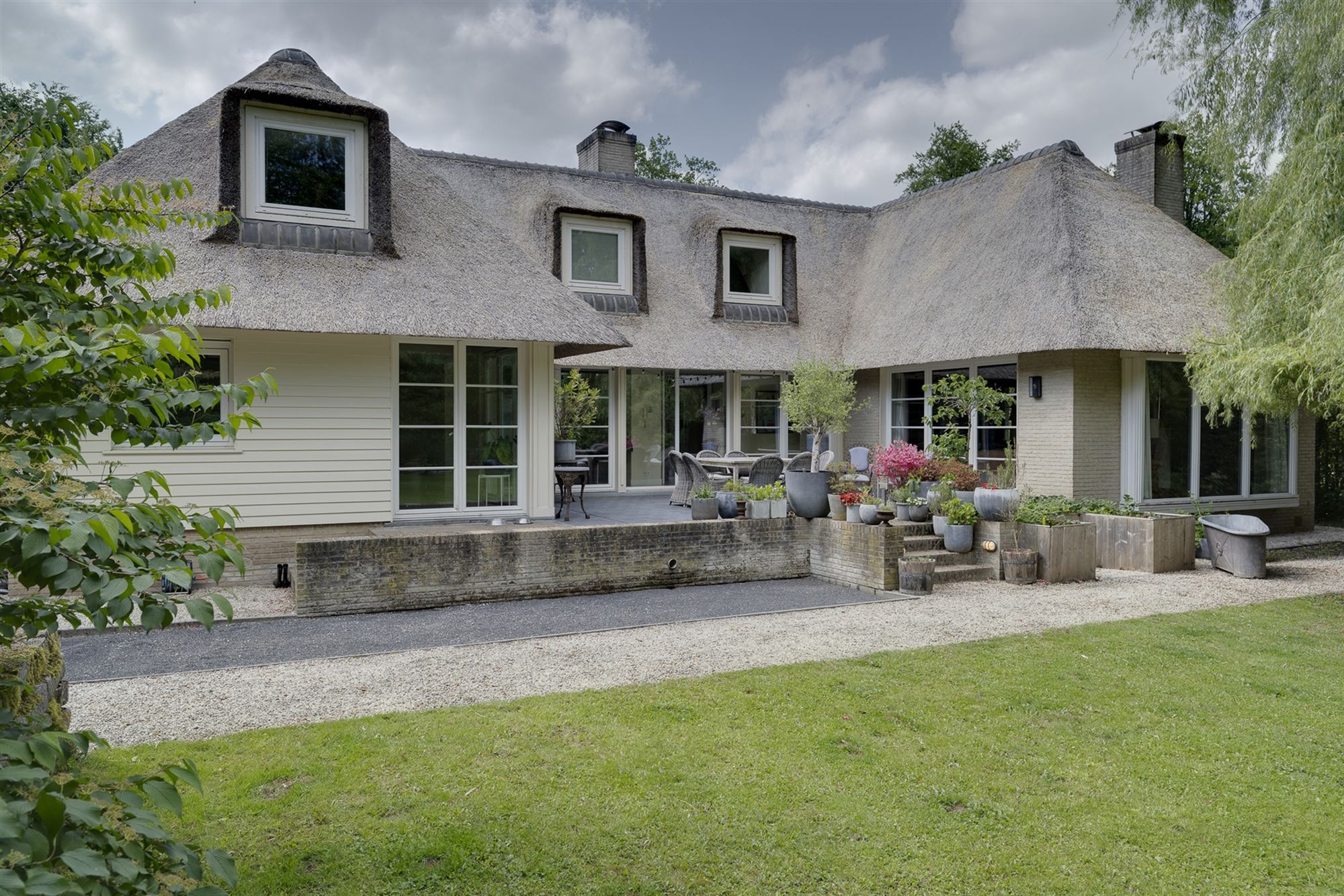 Exclusieve rietgedekte villa op 5.717 m² grond. - foto 4