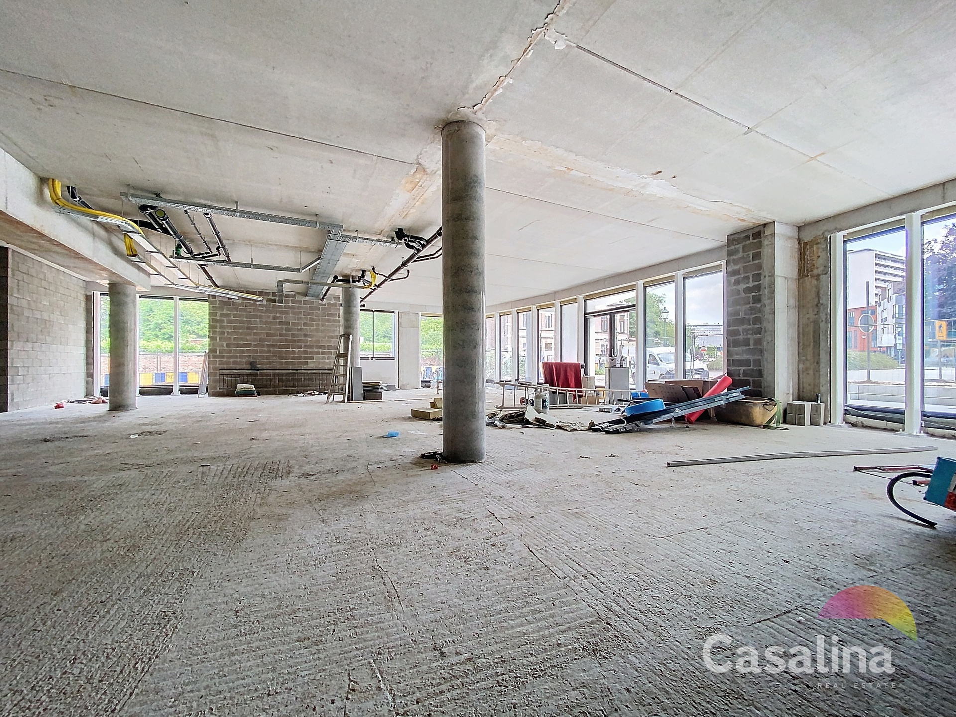 Handelsgelijkvloers te huur in een nieuwbouwproject - foto 5