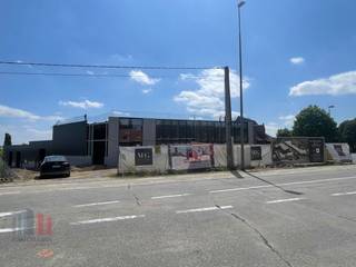 Deze nieuwe KMO- unit/showroom  van 419 m² met 6 privatieve parkeerplaatsen maakt deel uit van de nieuwbouw state-of-the-art bedrijvenpark ''MG...