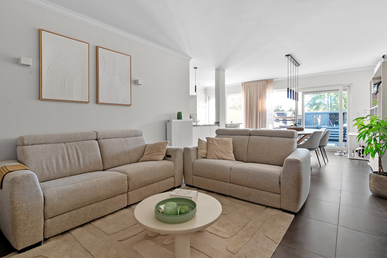 Tijdloze pastorijstijlwoning met diepe tuin en enorm veel ruimte! - foto 3