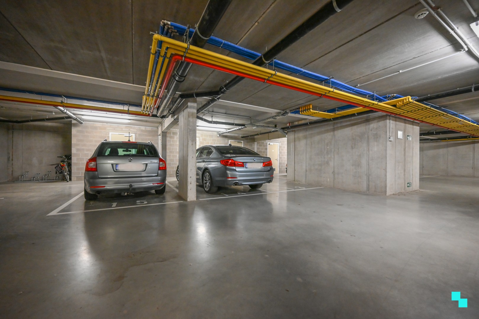 Ondergrondse afgesloten parkeerplaats in Harelbeke! - foto 2