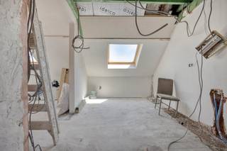 In the municipality of Merksem, this unique, fully stripped studio for sale is located on the third floor. This property offers the ideal...
