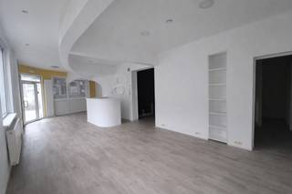 Handelspand te huur gelegen te Diksmuidelaan 170, 2600 Berchem. Dit ruim hoekpand van ca. 100 m² is gelegen in een populaire café- en handelsbuurt...