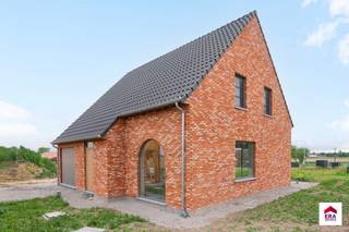 Landelijk gelegen energiezuinige nieuwbouwwoning tussen Tielt en DeinzeOntdek deze ruime nieuwbouwwoning op een perceel van 598 m², rustig gelegen in...