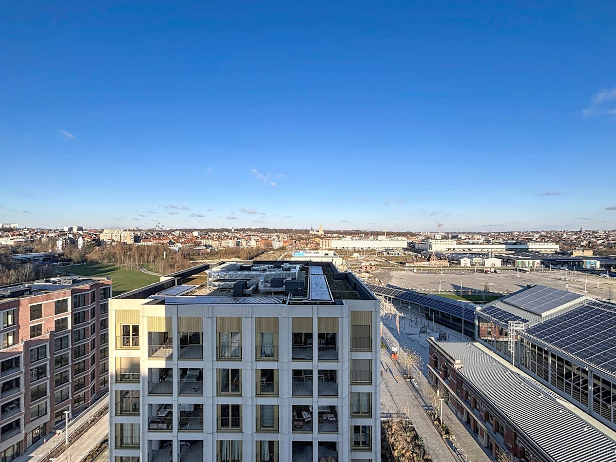 Tour&amp;Taxis : Gemeubeld appartement met 2 slaapkamers. - foto 2