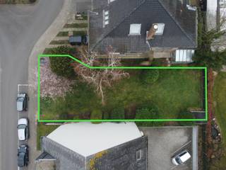 Immo Pické biedt U deze uiterst gunstig gelegen PROJECTGROND aan voor de bouw van een meergezinswoning volgend het gabarit van de...